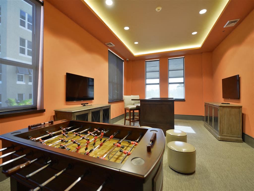 One Plantation Apartments