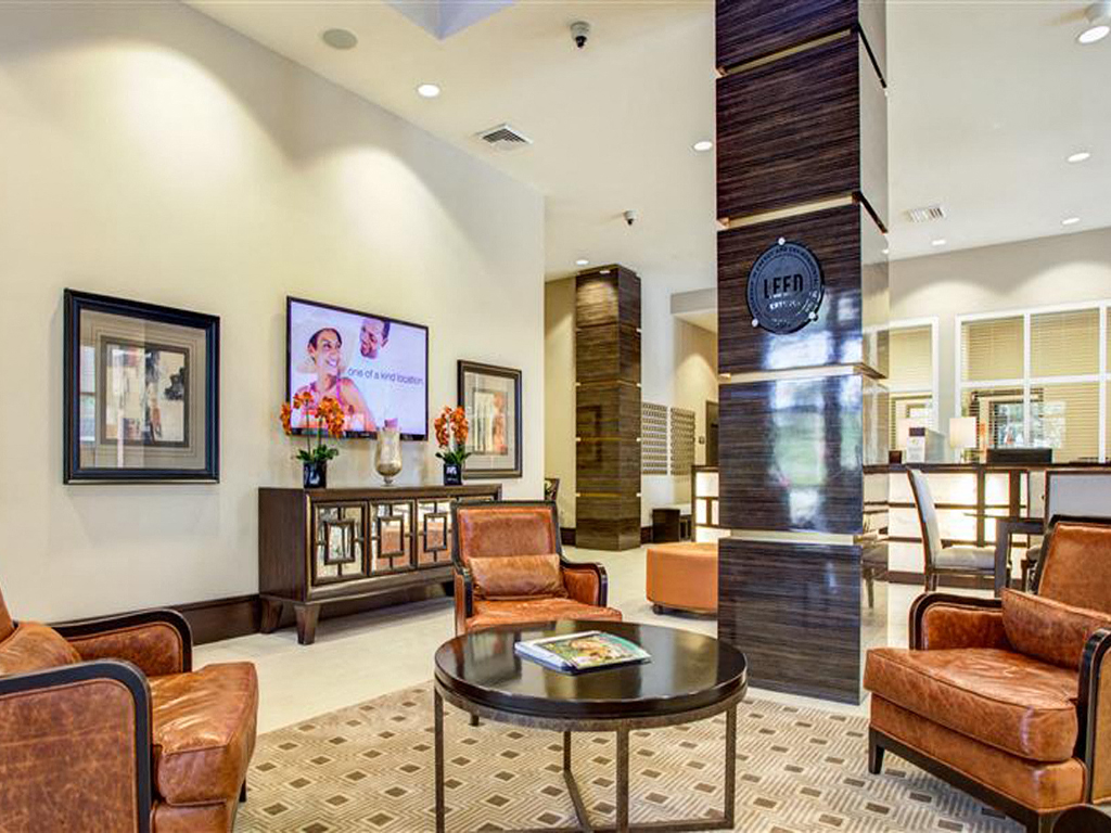 One Plantation Apartments