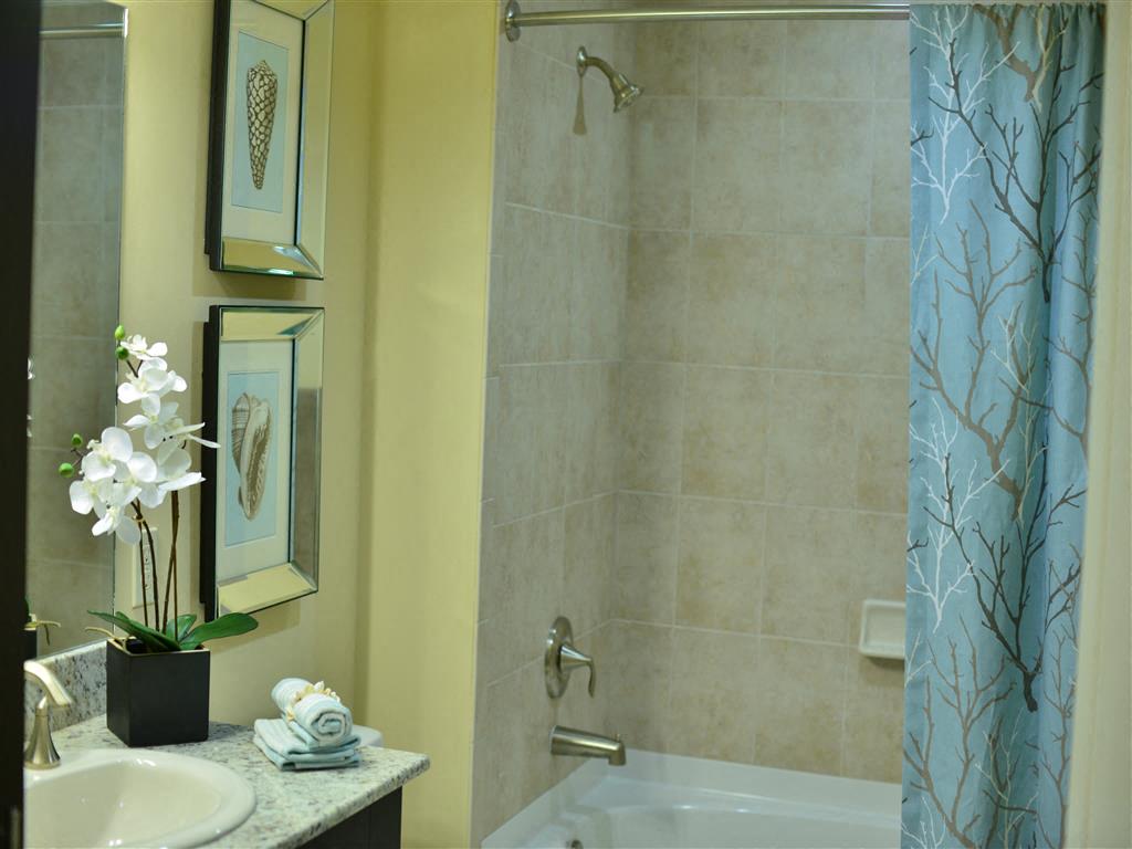 One Plantation Apartments