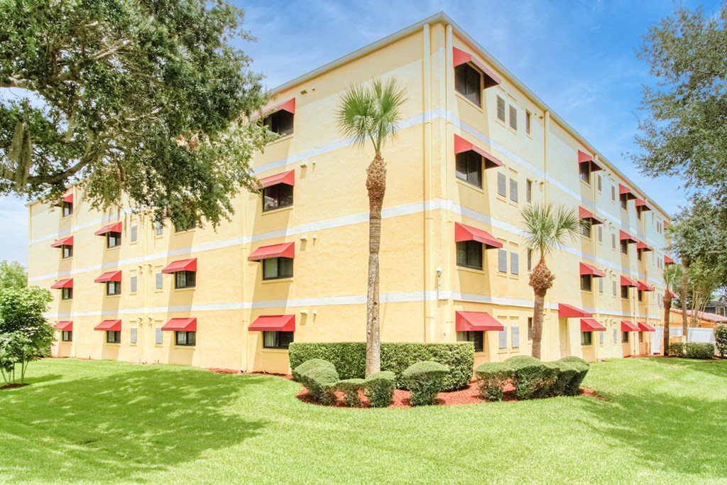 Casa San Pablo Senior Living Apartments in Daytona Beach, FL