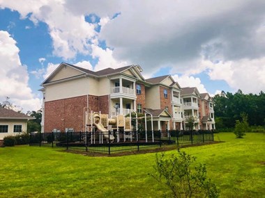 3000 Abbington Woods Drive 1-3 Beds Apartment for Rent - Photo Gallery 1