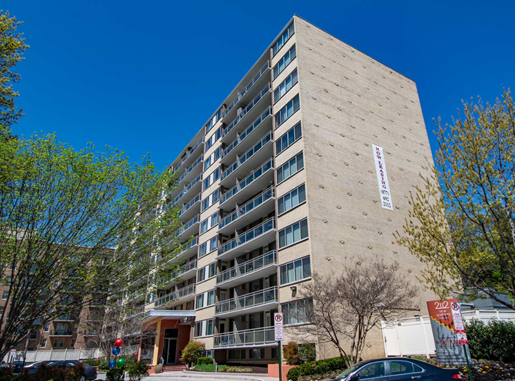 2112 New Hampshire Ave Apartments Building 00
