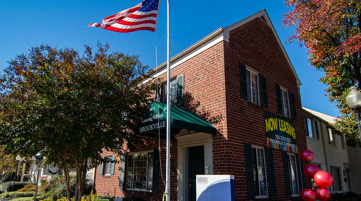 Brookville Townhomes Apartments in Alexandria, VA