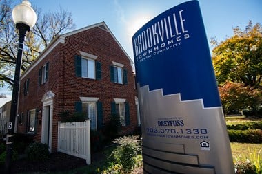 Brookville Townhomes Entrance Signage Photo