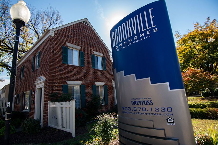Brookville Townhomes Entrance Signage Photo - Photo Gallery 1
