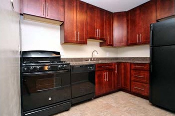 Clermont Apartments 99 Webster Street Ne Washington Dc Rentcafe