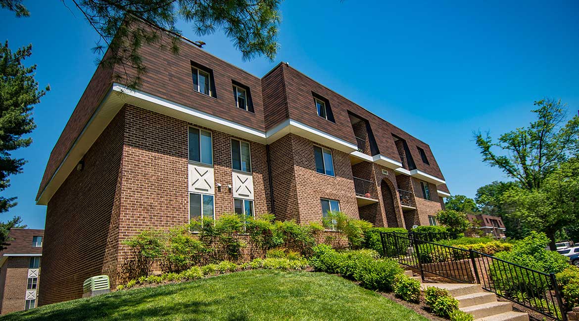 Oakton Park Apartments Apartments in Fairfax, VA