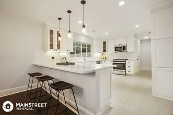 291 Vickers Dr NE 4 Beds House for Rent - Photo Gallery 13