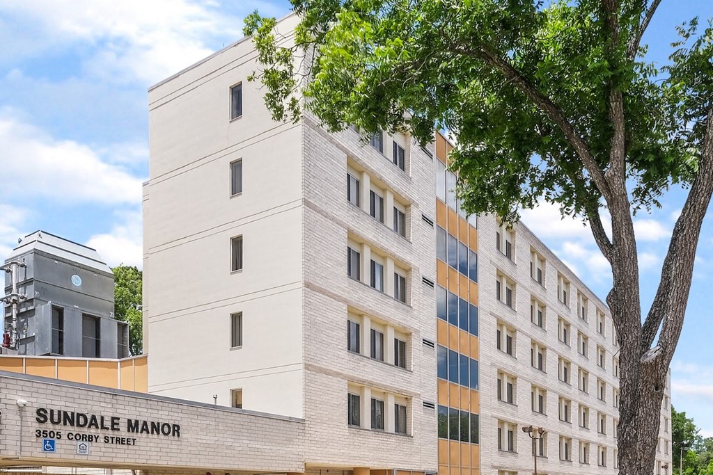 Residential tower of Sundale Manor Senior Apartments in Jacksonville, FL
