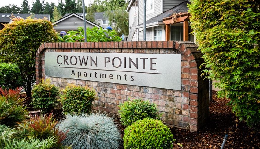 Lakewood Apartments - Crown Pointe Apartments - Sign - Photo Gallery 1