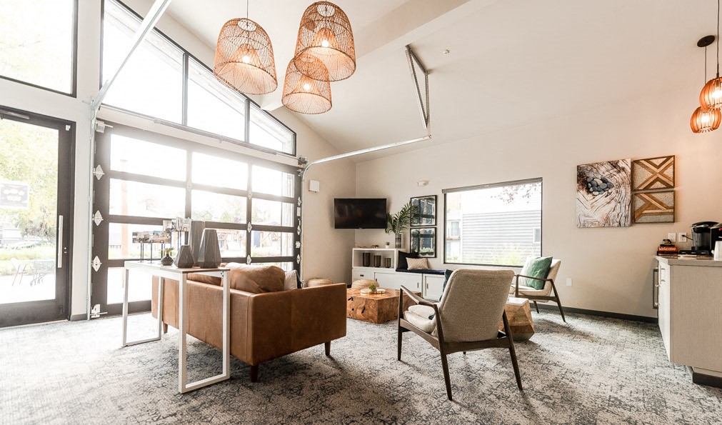 Kent Apartments - Driftwood Apartments - Indoor Common Area