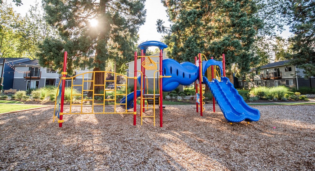 Kent Apartments - Driftwood Apartments - Playground