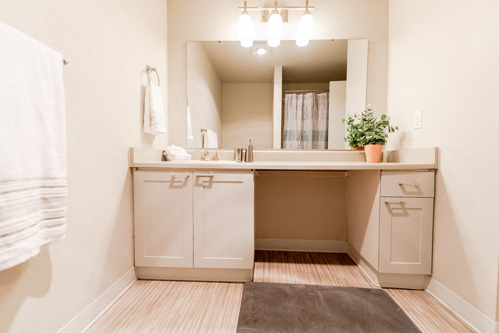 Tacoma Apartments - Notch8 Apartments - Bathroom 1