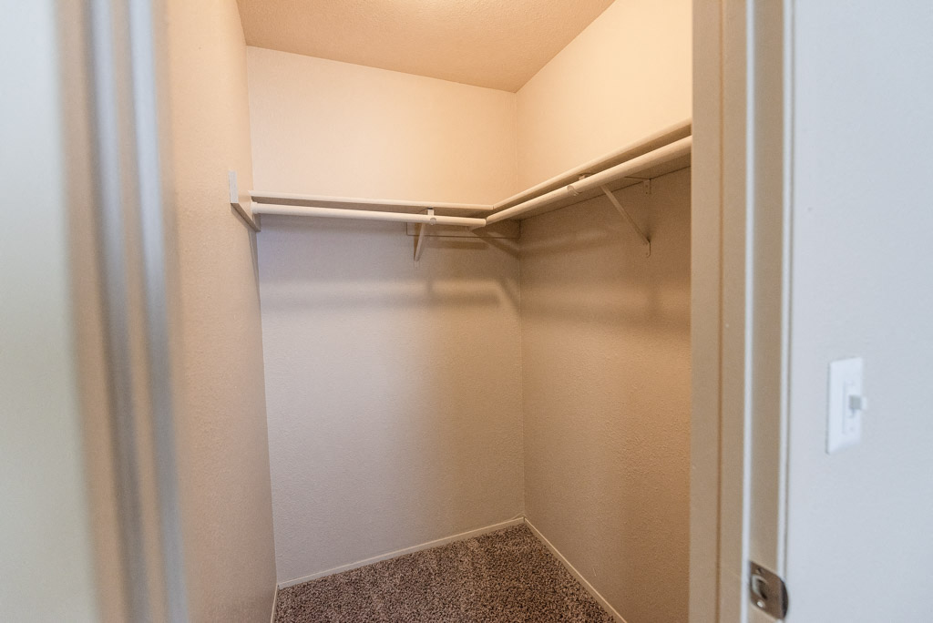 Lakewood Apartments - Southern Pines Apartments - Closet