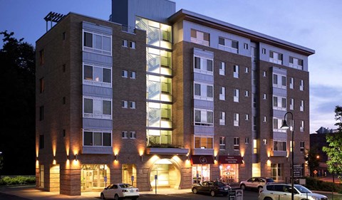 the building in which the hotel is located