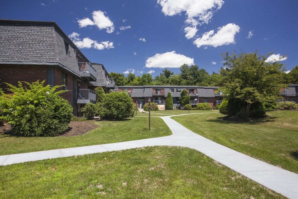 the trails at the crossings apartments