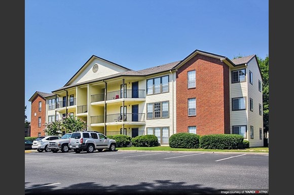Eagles South Apartments 1131 S College St Auburn Al Rentcafé Eagles South