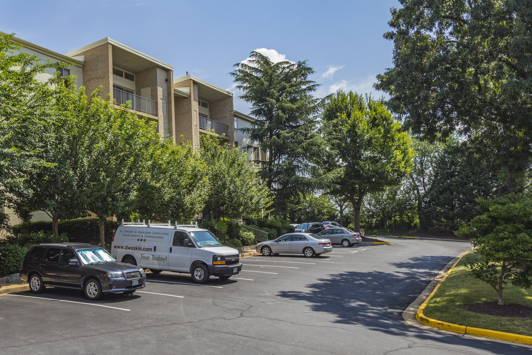 Devonshire Square - Apartments - Falls Church - Rent - Tysons Corner - Vienna