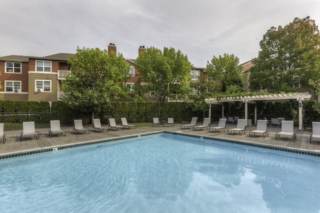 the swimming pool at the resort at governors residence