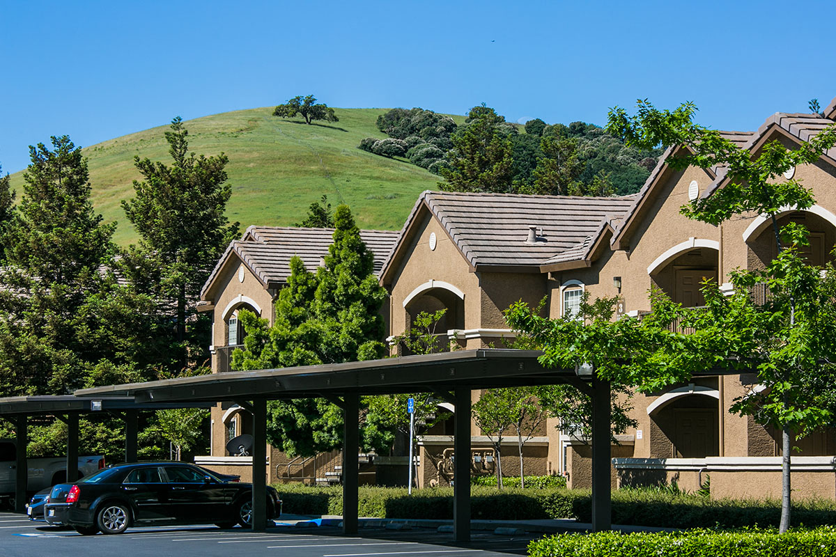 Photos of Rolling Oaks Apartment Homes off Lyon Road in Fairfield, CA