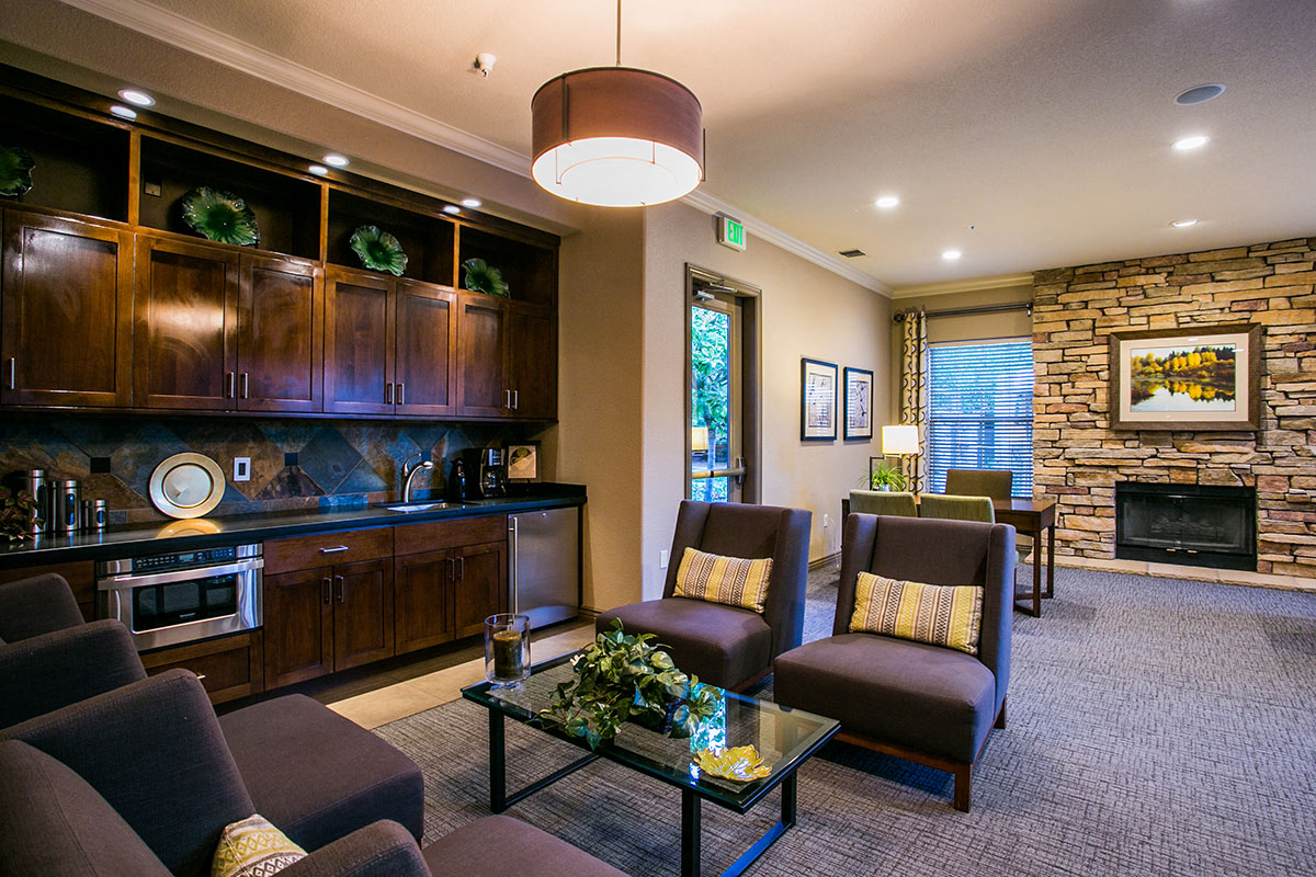Beautiful Resident Clubhouse at Rolling Hills Apartments in Fairfield