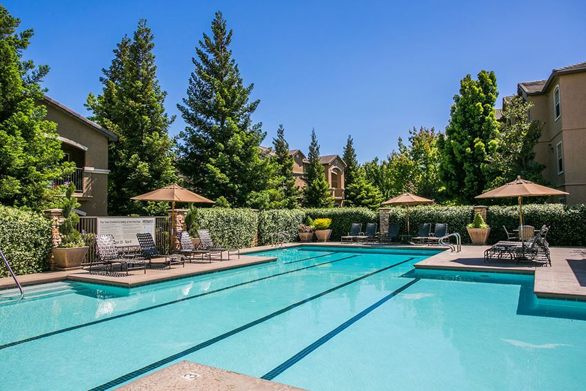 Fairfield Apartments for Rent with Upscale Swimming Pool with Lap Lanes