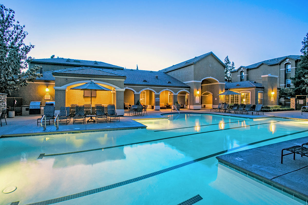 Photos of Rolling Oaks Apartment Homes off Lyon Road in Fairfield, CA