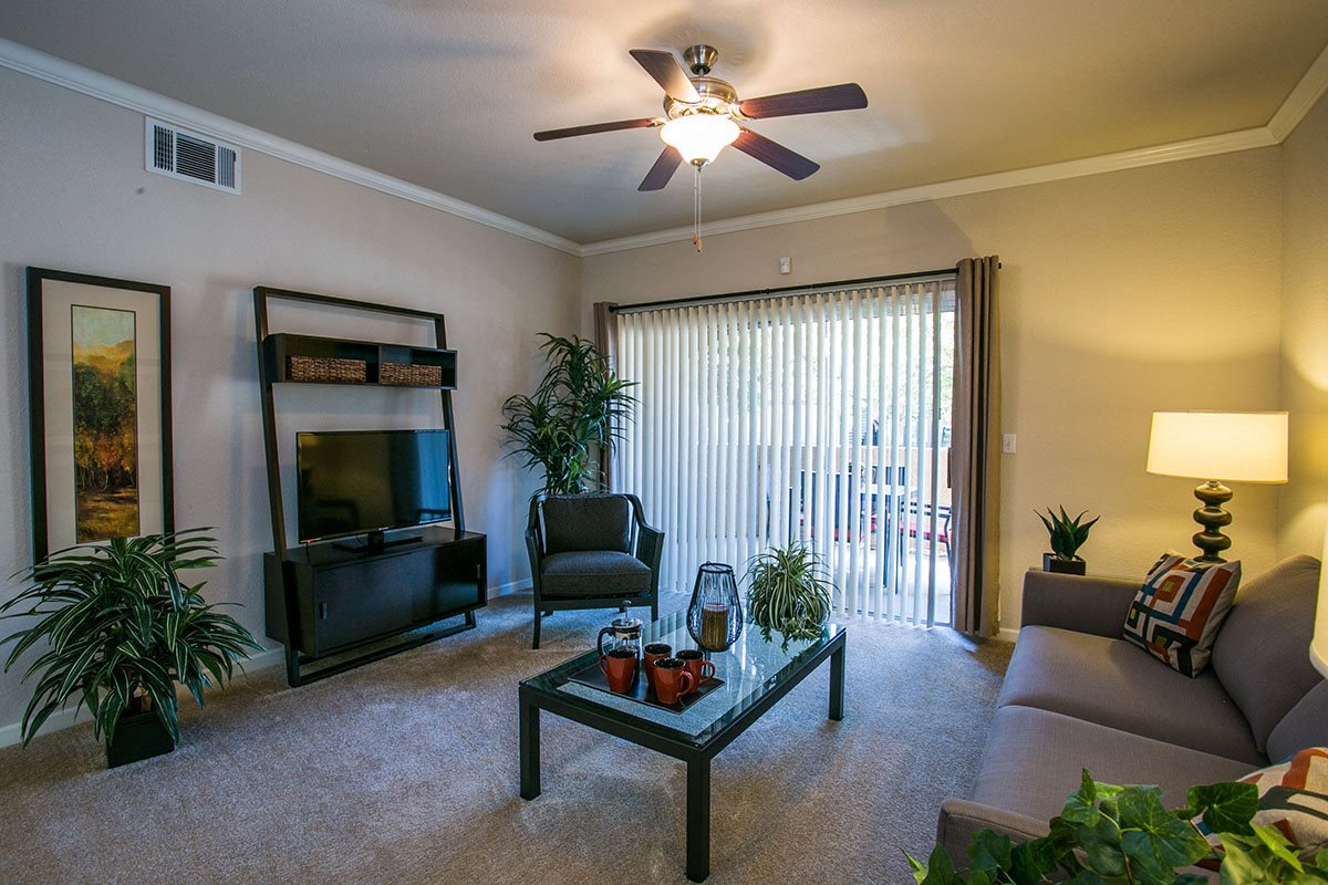 Rolling Oaks Apartment Homes