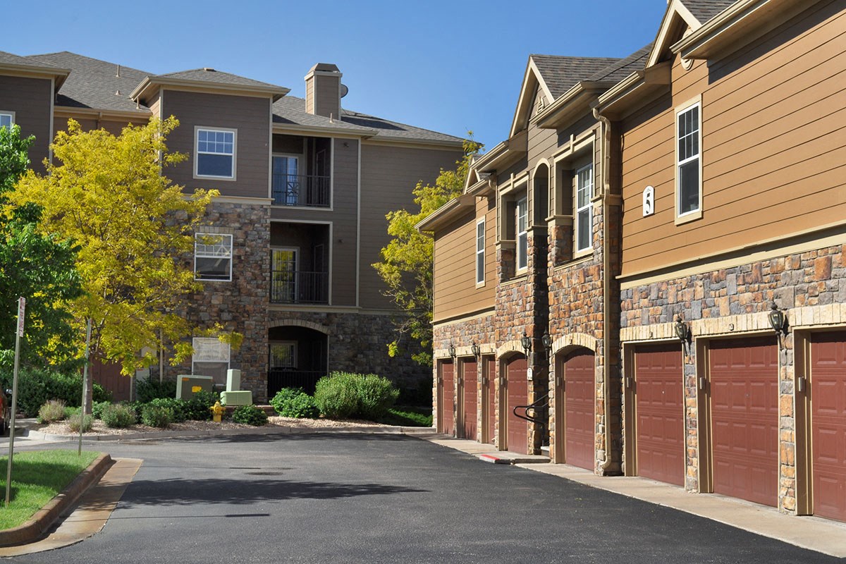 Courtney Downs Apartment Homes, 15849 E Jamison Dr, Englewood, CO