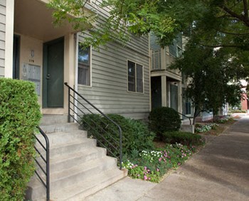 119 Pacific St. 2 Beds Apartment for Rent - Photo Gallery 2