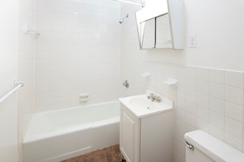 784 Main St. 1-2 Beds Apartment for Rent - Photo Gallery 8