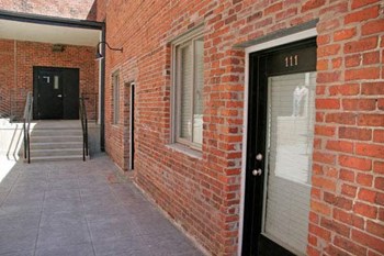 326 E. Washington St. Studio-2 Beds Apartment for Rent - Photo Gallery 5