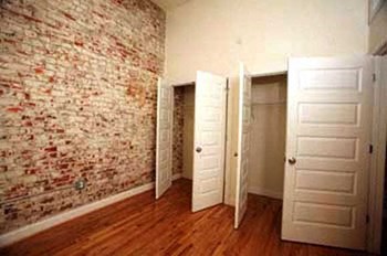 326 E. Washington St. Studio-2 Beds Apartment for Rent - Photo Gallery 12
