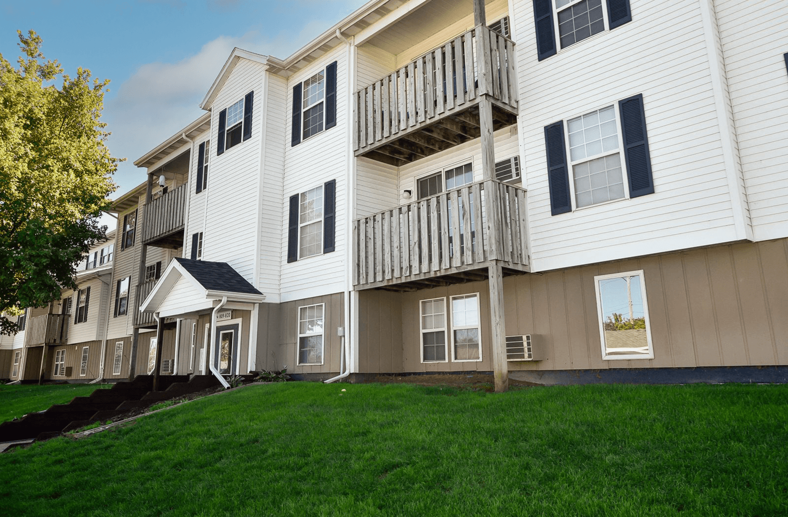 Crown Pointe Apartments in Holland, MI