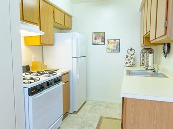kitchen at Gateway Townhomes - Photo Gallery 5