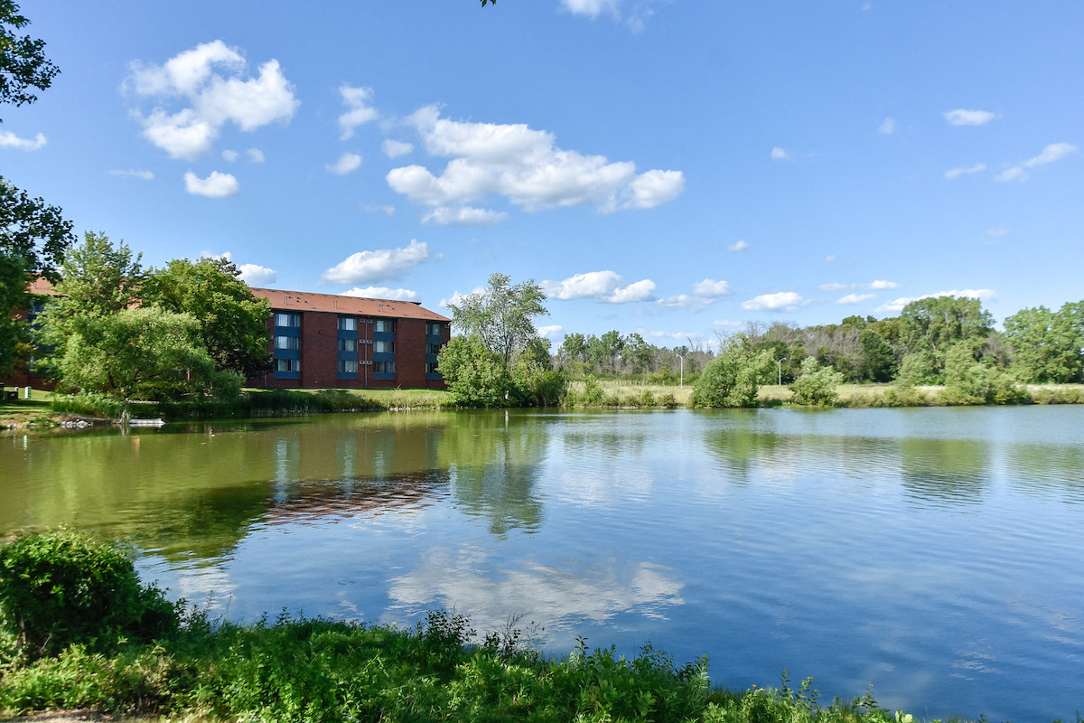 Glenbrook Apartments Apartments in North Milwaukee, WI