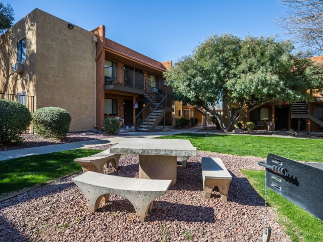 Vista Montana Apartments, 734 E ROGER RD, TUCSON, AZ