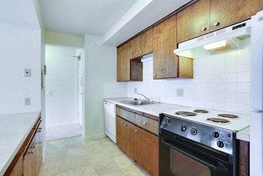 872 Englewood Avenue 1-2 Beds Apartment for Rent Photo Gallery 1