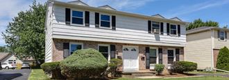 76/78 North Maplemere Road 3 Beds Apartment for Rent