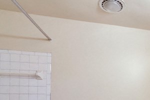 Sundridge Apartments - Full Bathroom Sundridge Apartments – Bathroom – Master Bathroom - On-Site Laundry - 24 Hour Emergency Maintenance – Ask for a Tour - Extra Storage – Pet Friendly