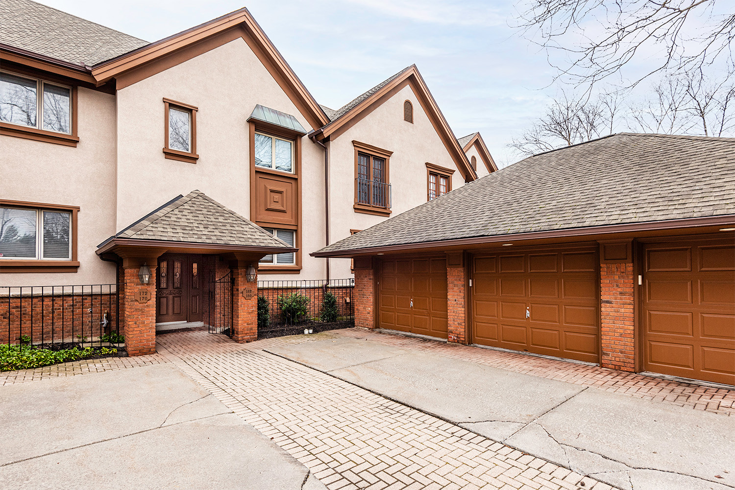 180 Castlebrooke Lane