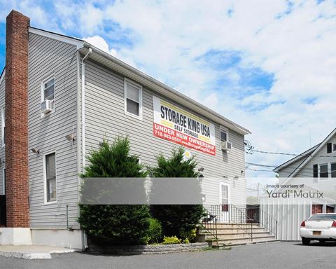 Storage Units for Rent available at 3511 Victory Blvd, Staten Island, NY 10314