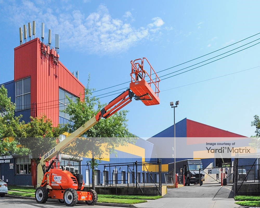 Lockaway Self Storage 1 Carlton Ave