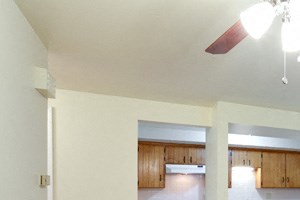 Sheridan Drive Apartments Tonawanda - Dining Area and Breakfast Bar