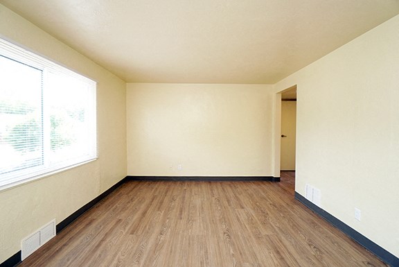 Princeton Court – Living Room – Dining – Buffalo Area – Appliances Included - 24 Hour Emergency Maintenance – Not Pet Friendly – Ask for a Tour - Cable Ready