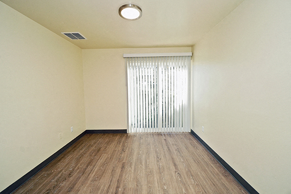 Parkside Houses – Living Room – Amherst Area – Appliances Included - 24 Hour Emergency Maintenance – Carpeting and Vinyl Plank Flooring – Storage – Ask for a Tour -- Internet and Cable Ready - Afforda