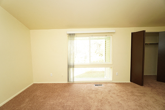 Parkside Houses - One to Four-bedroom, One to One and a Half-Bath Units – Amherst, NY – Williamsville North School District – Carpeting and Vinyl Plank Flooring – Master – Master Bath – Closets – Extr