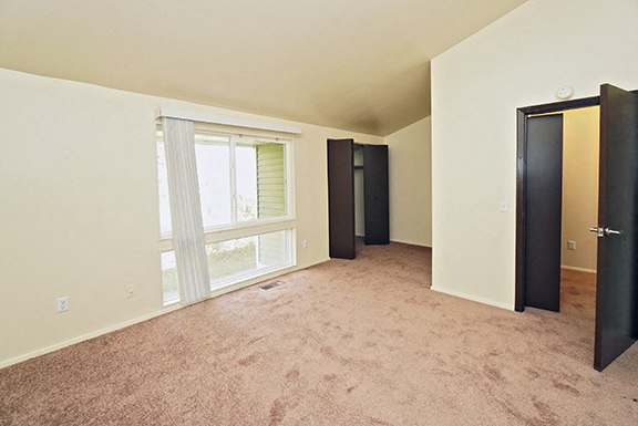 Parkside Houses - One to Four-bedroom, One to One and a Half-Bath Units – Amherst, NY – Williamsville North School District – Carpeting and Vinyl Plank Flooring – Master – Master Bath – Closets – Extr