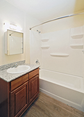 Parkside Houses – Bathroom - On-Site Laundry - 24 Hour Emergency Maintenance – Ask for a Tour - Extra Storage 