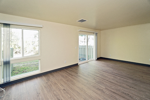 Parkside Houses – Living Room – Amherst Area – Appliances Included - 24 Hour Emergency Maintenance – Carpeting and Vinyl Plank Flooring – Storage – Ask for a Tour -- Internet and Cable Ready - Afforda